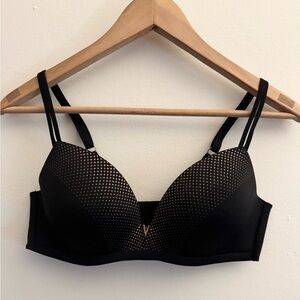 Victoria’s Sectet 34D Demi Seamless Push up Bra in Black and Gold